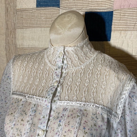 1970s Gunne Sax Light Blue and White Lace Prairie Dress - Picture 3 of 6